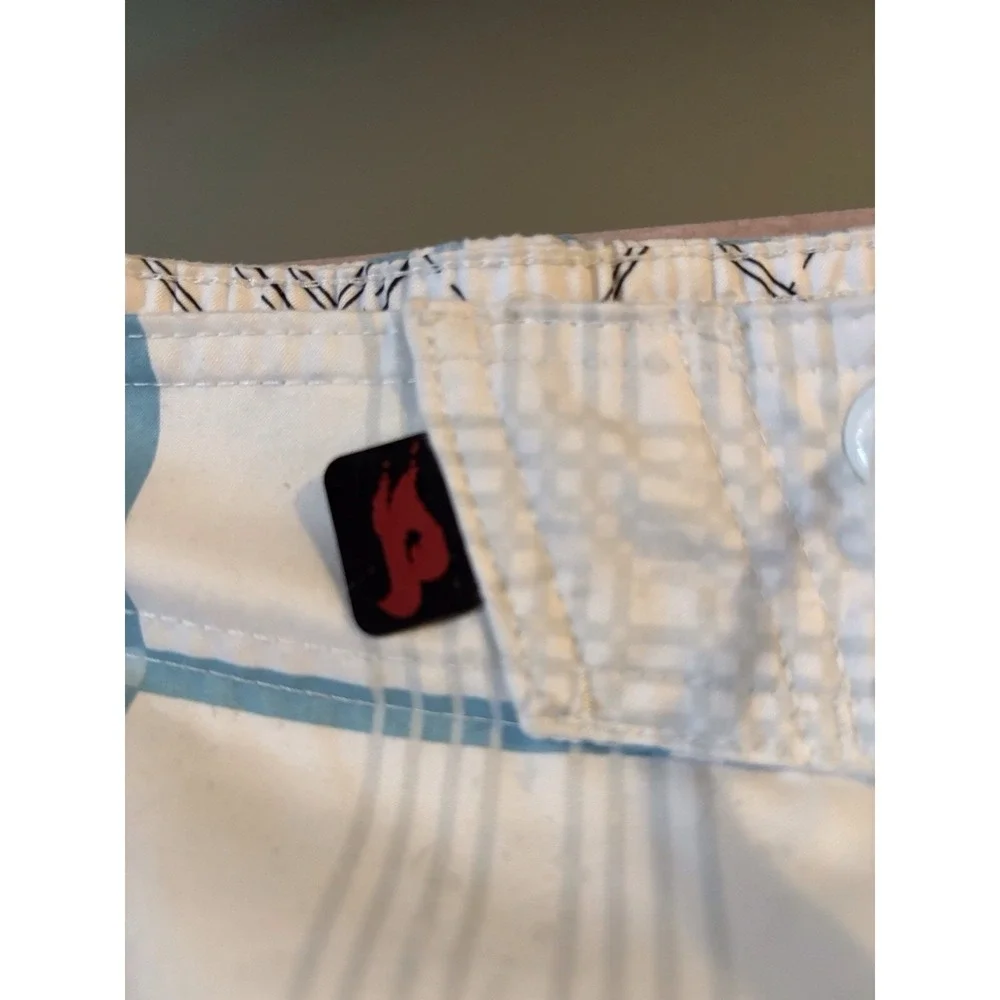 Hawk Mens Size M Shorts Plaid